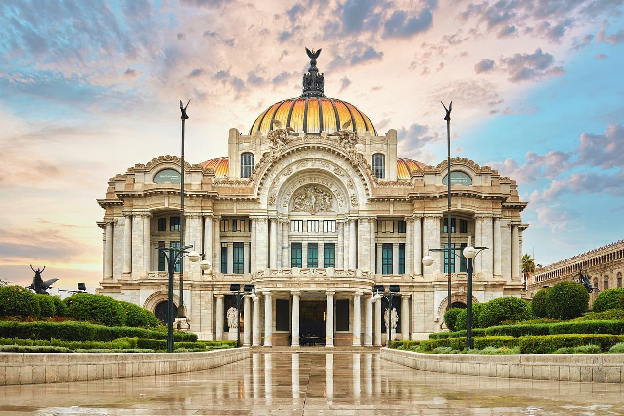 Asiste a un espectáculo en Bellas Artes o el Teatro de la Ciudad